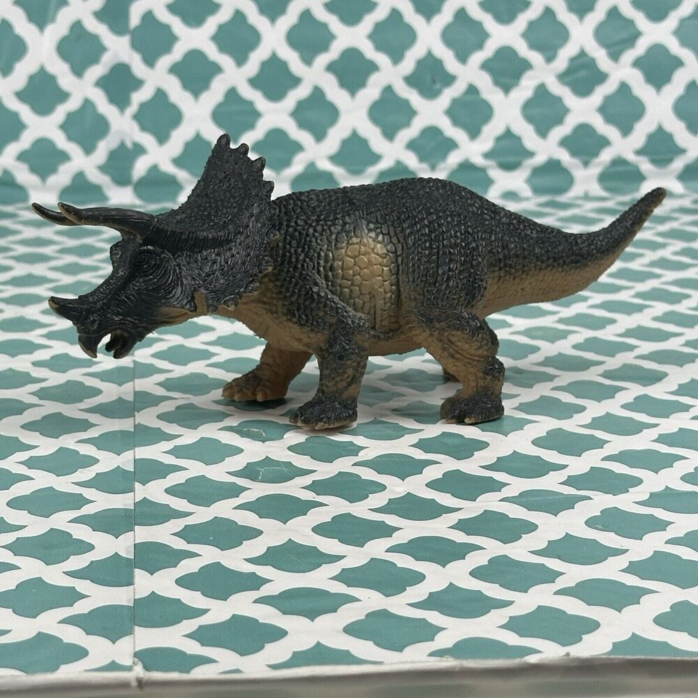 Boley Realistic Triceratops Dinosaur‎ 8" PVC Figure Educational Toy